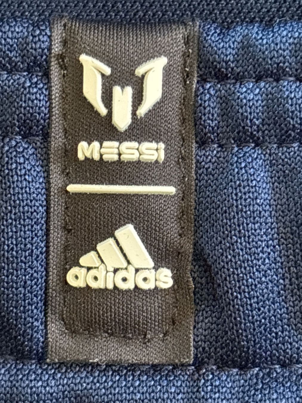 Completi: Trainingsanzug 2 teilig Adidas Gr. 140 – Nuovo (secondo la descrizione) da Genève venduto da Livsonman 5