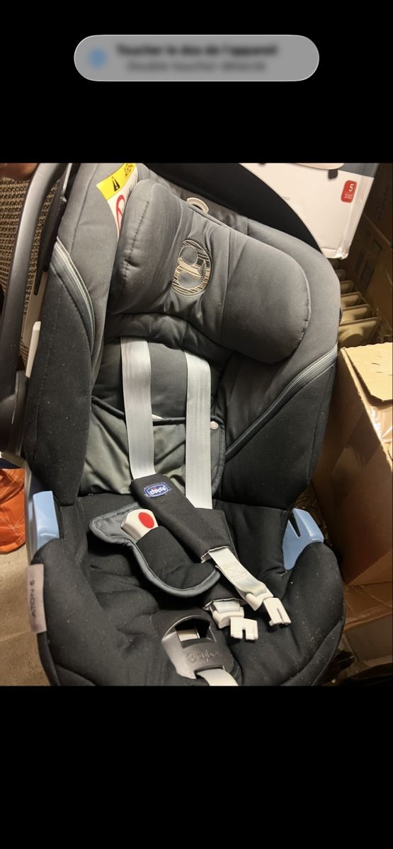 Chicco Auto-Kindersitze: Chic o siège bébé avec base Isofix – Gebraucht aus La Neuveville von Osephaishvili