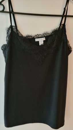 Schickes schwarzes Top mit Spitze