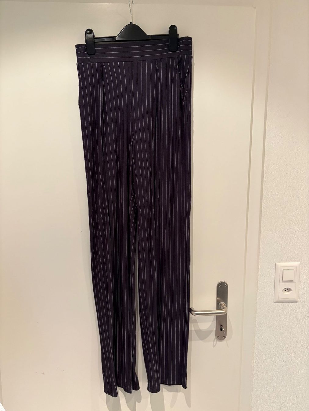 H&M Pantaloni: Elegant pants - Size S – Usato da Muzzano venduto da Sidney_3