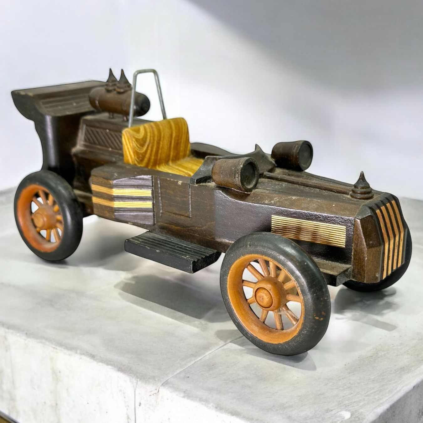 Modellautos: Voiture Modèle réduit auto en bois – Gebraucht aus Morges von vintix