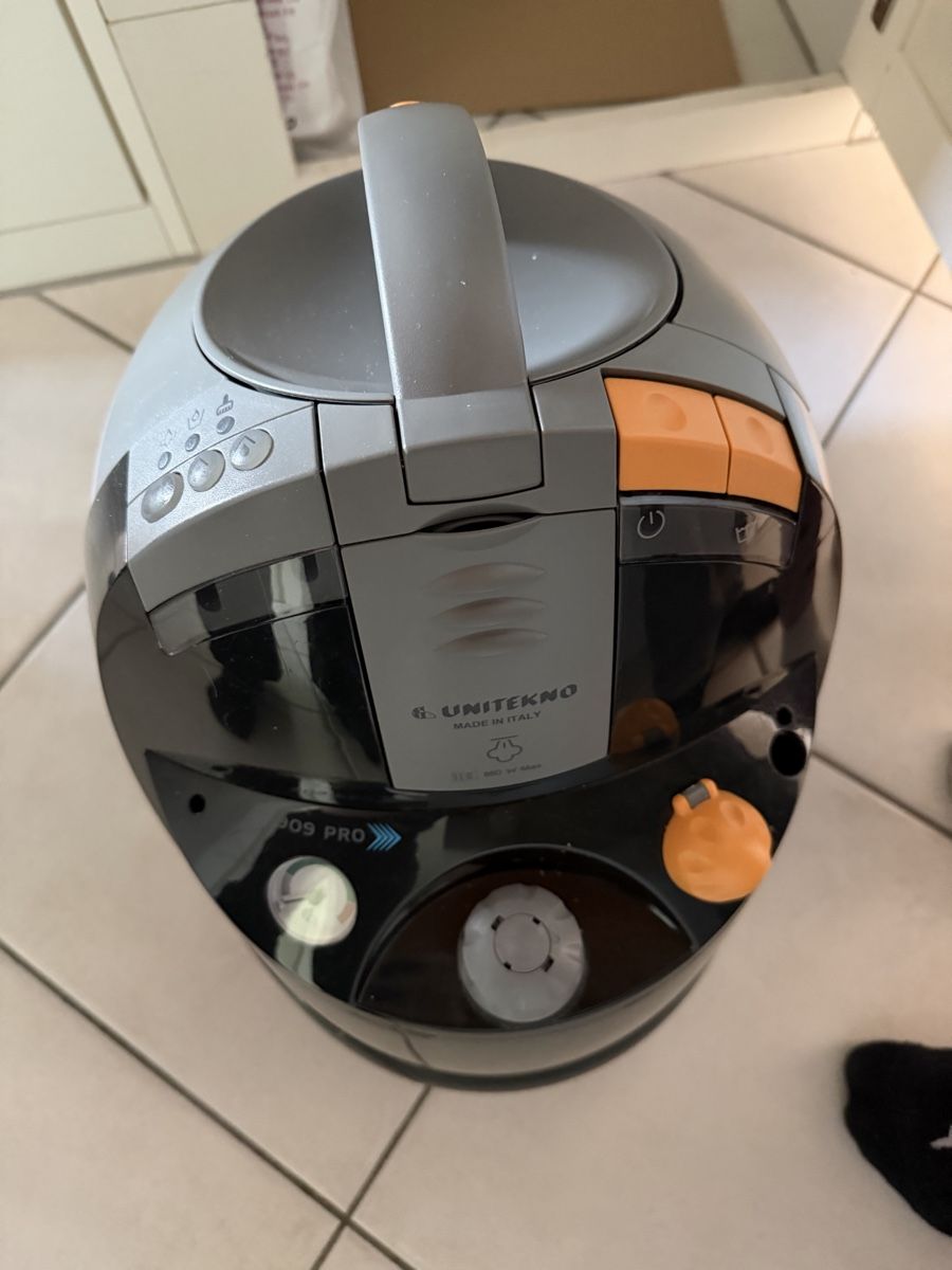 Pulitori a vapore: Dampfreiniger Unitekno 909 Pro – Usato da Boll venduto da Yasbi
