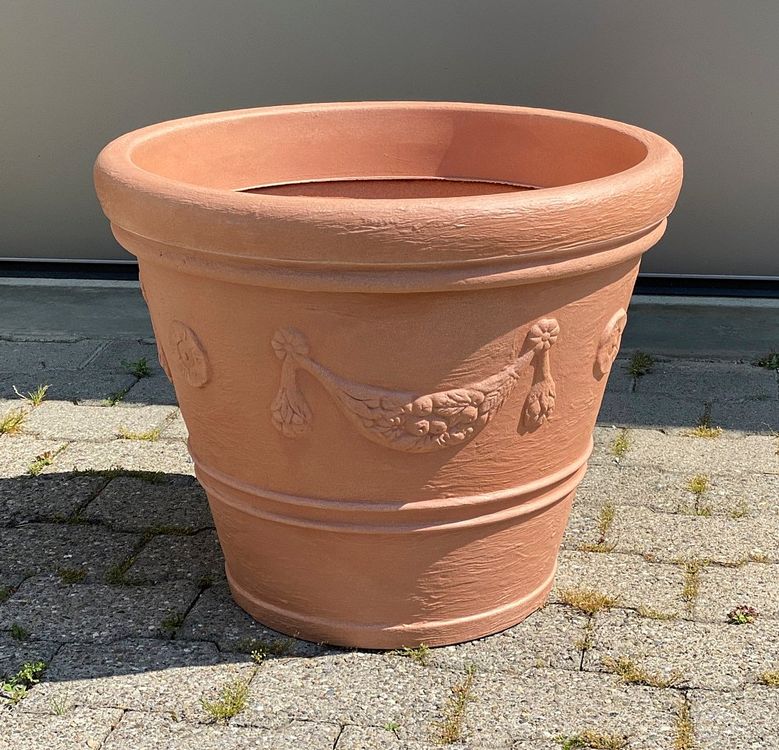 Groe Pflanzkubel Terracotta