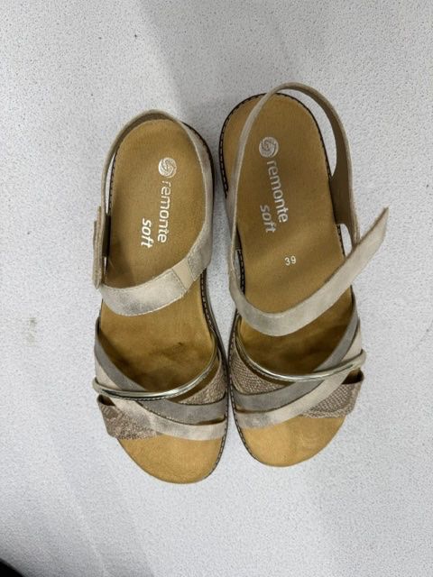 Chaussures femmes: Remonte Riemchensandale, mit herausnehmbarer Softeinlage – D'occasion à Olten par pegasus60 1