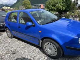 VW Golf  Blau, JG 1998, MFK 2/26 Top Zustand!