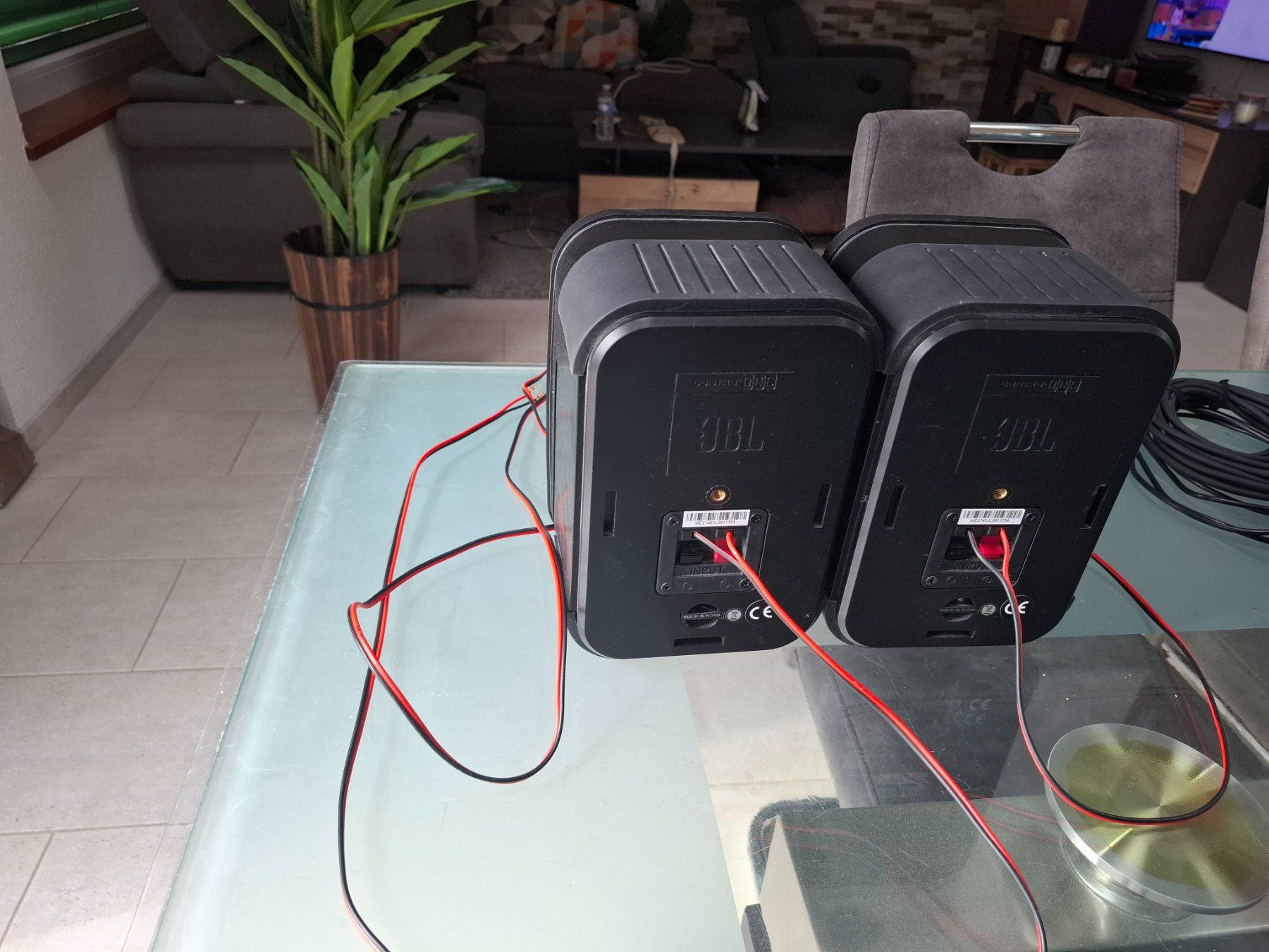 JBL Casse acustiche: Paire enceintes JBL Control One avec câbles – Usato da Morens FR venduto da lauranatsilva 1