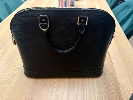 Louis Vuitton Alma Handtasche Epi Leder Schwarz neuwertig