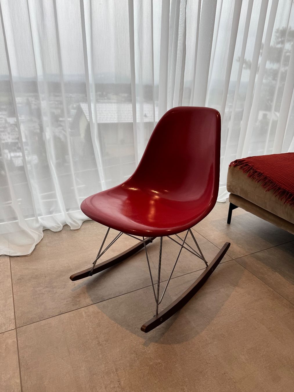 Vitra Sgabelli: Charles & Ray Eames Rocking Chair – Usato da Bachenbülach venduto da MrFantastic