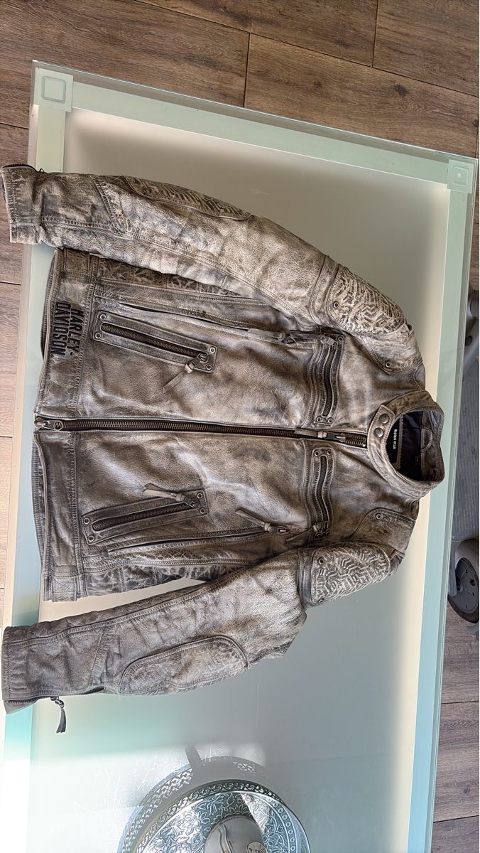 Harley-Davidson Giacche: Robuste Lederjacke von Riding Gear - Harley Davidson, Gr. M – Usato da Steinhausen venduto da Tommaso2