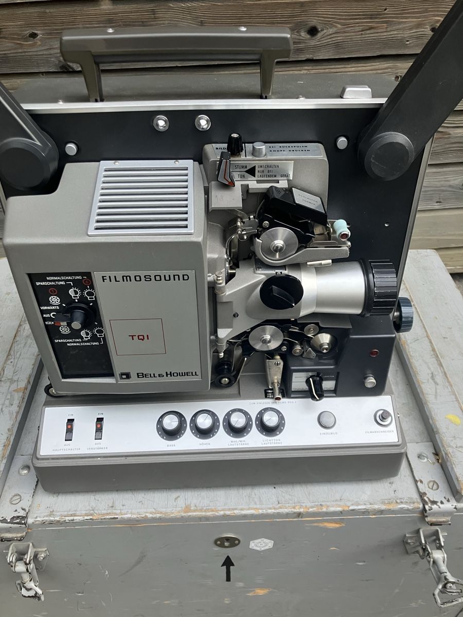 Proiettori: Bell & Howell Filmsound 16mm Tonprojektor – Usato da Fétigny venduto da Moteli 3