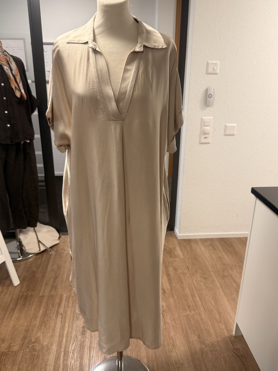 Kleider: Viscose/Seide Oversice Kleid – Neu und originalverpackt aus Lengnau BE von noyanomy