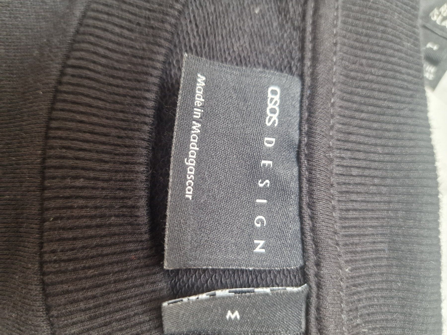 Asos Maglioni & Felpe: Schwarzer ASOS Design Herren-Pullover Grösse M - neuwertig! – Usato da Falera venduto da Fudax 2