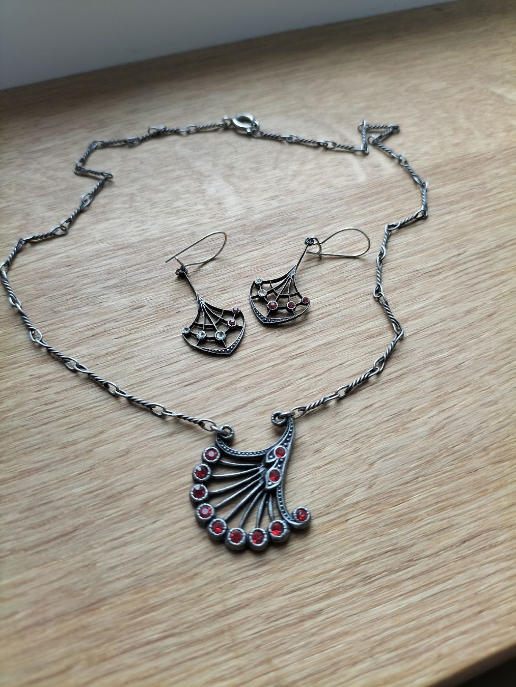 Altri gioielli: Schmuckset Kette und Ohrringe – Usato da Müselbach venduto da pat_9c9w