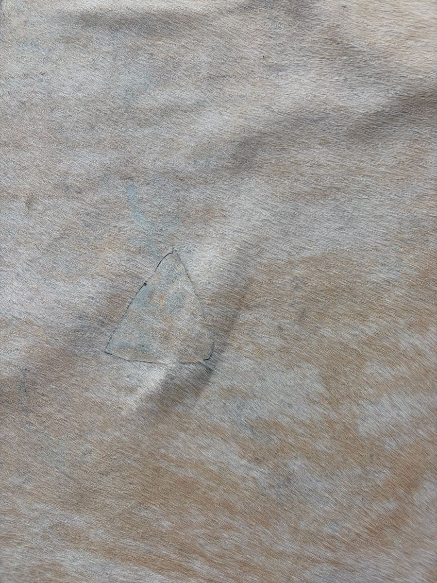 Tapis: Echtes Kuhfell beige weiss – D'occasion à Uster par sha_bg9f 1