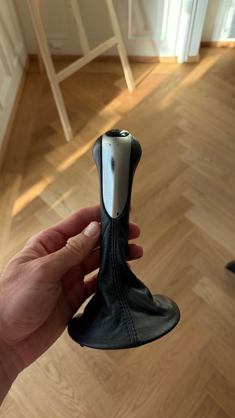 Porsche Tutti pezzi di ricambio auto: Porsche 996 Original Schaltknauf – Usato da Zürich venduto da VictorTCJ