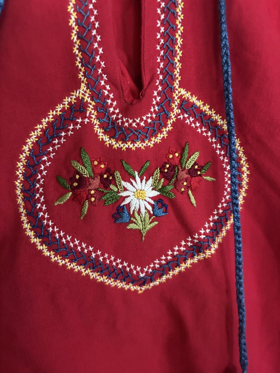 Camicette: Rote Baumwoll Bluse bestickt Gr. 42 – Usato da Schwerzenbach venduto da frauminze 1