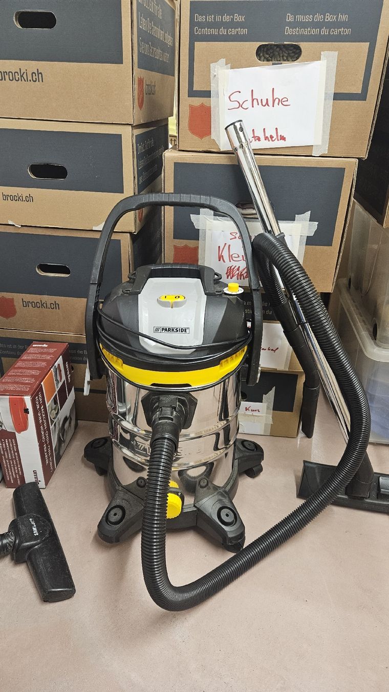 Parkside Aspirapolveri & Accessori: PARKSIDE Industrie Staubsauger – Usato da Uster venduto da fa8_59rw