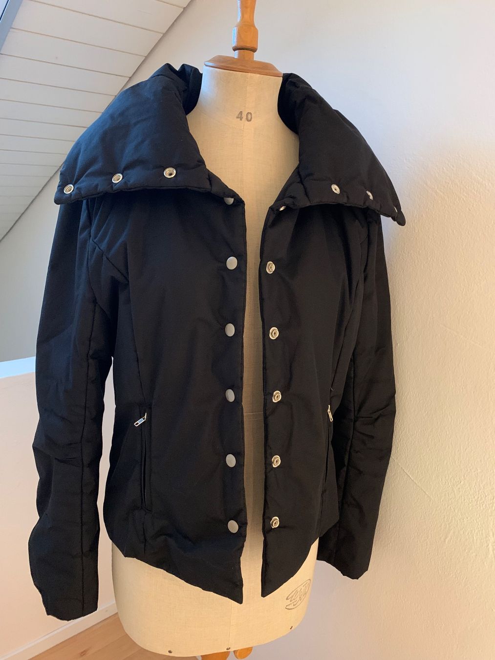 Only Vestes: Only Winterjacke – D'occasion à Ennetbaden par usemiste