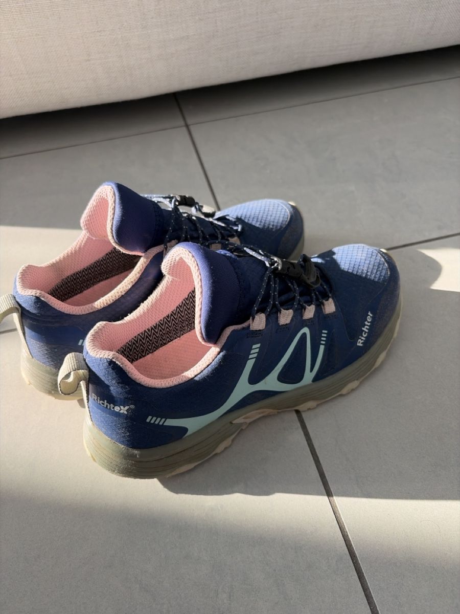 Schuhe für Jungen: Richtex Wanderschuhe, Gr. 35 – Gebraucht aus Meilen von tho_s6pv 1