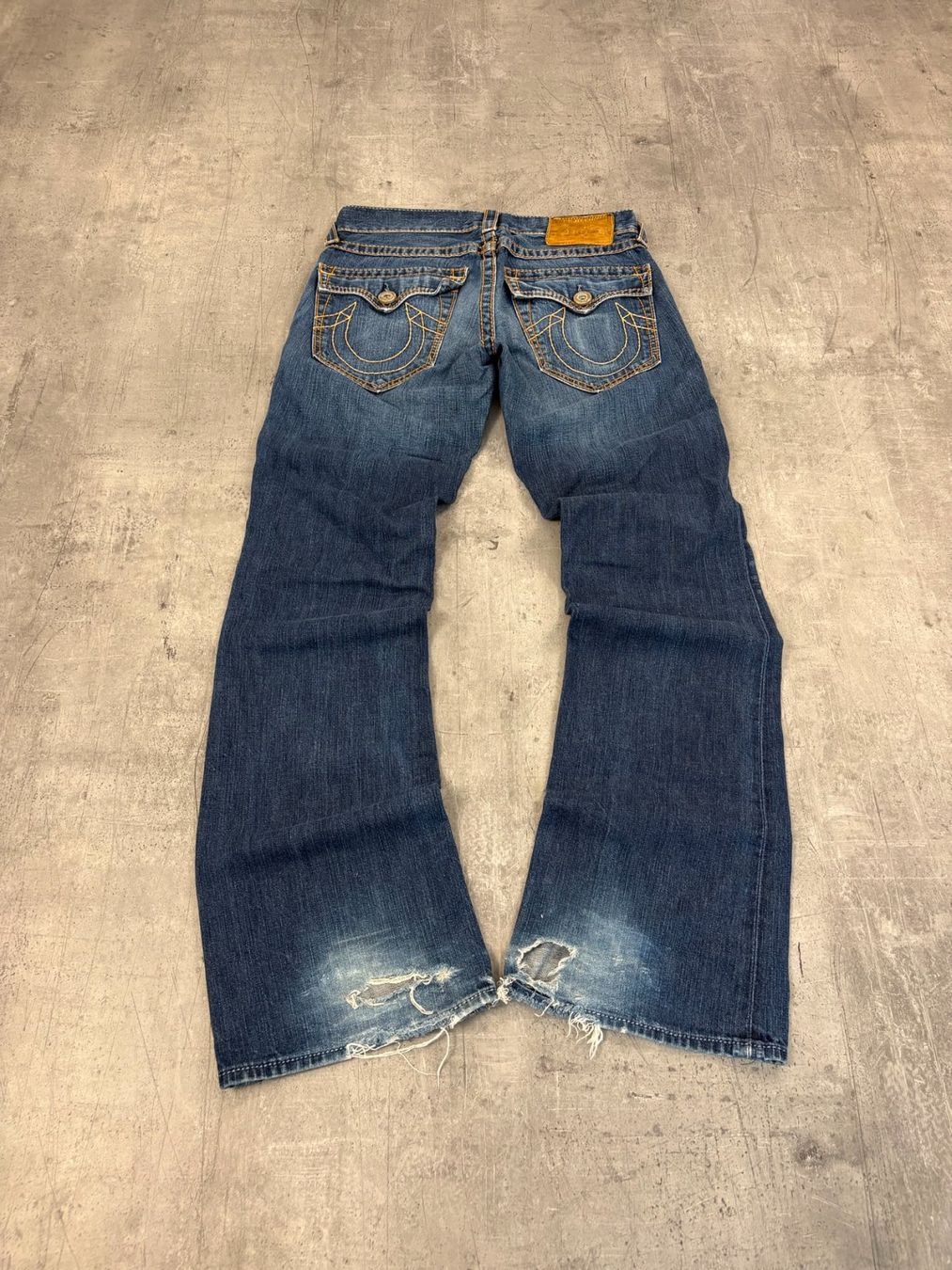 True Religion Jeans: Vintage True Religion Bootcut Flared (M) – Nuovo (secondo la descrizione) da Werdenberg venduto da hase.vintage