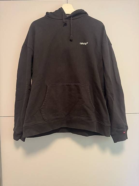Pullover & Sweatshirts: Levi's Hoodie schwarz – Gebraucht aus Luzern von _Luccer
