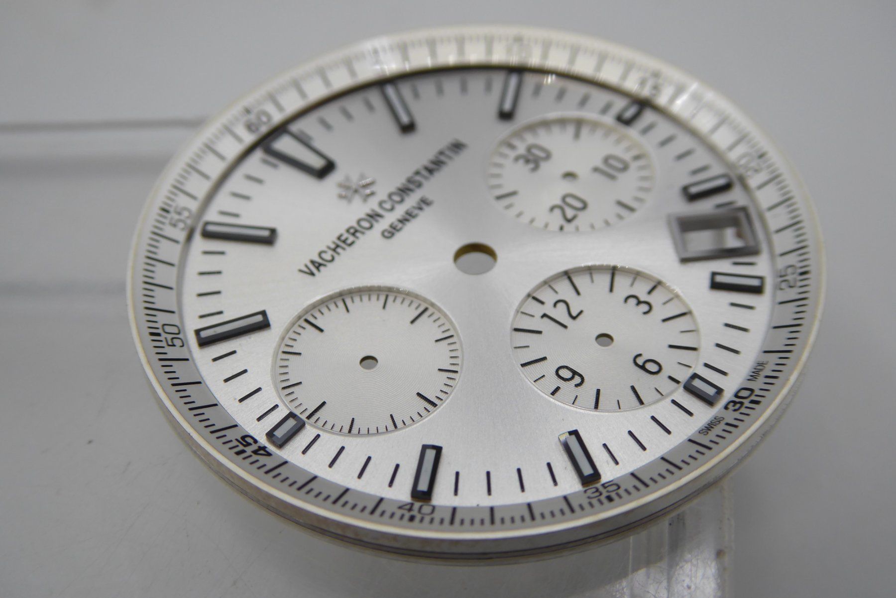 Vacheron Orologi: Vacheron Constantin Overseas Chronograph silver dial 5500V – Nuovo (secondo la descrizione) da Geneve venduto da adr_xk6n 5