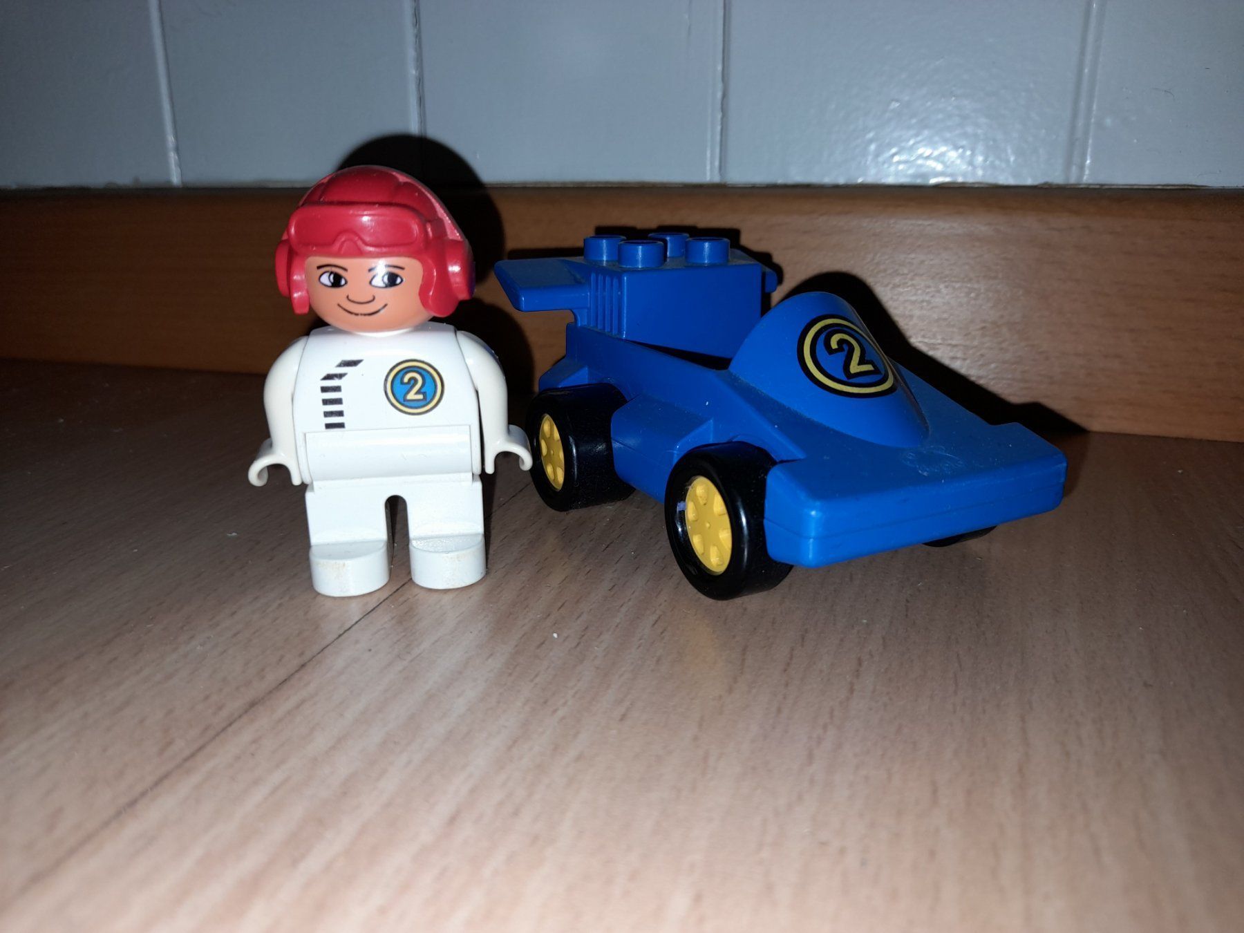 Lego Spielzeuge: Lego Duplo Rennauto 2609 Klassiker – Gebraucht aus Wittenbach von Gugielmo 1