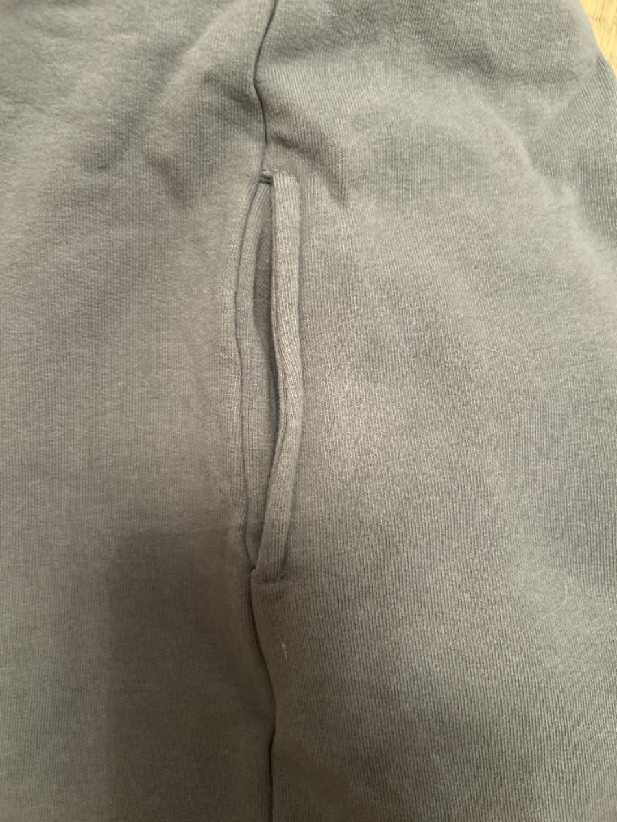 Vestiti & Gonne: Tolles Kleid/ Hoodie 122 – Usato da Uetikon am See venduto da barceloneta 4