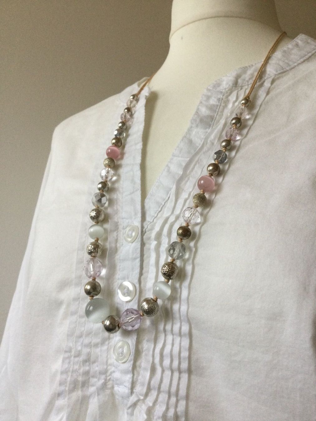 Colliers: Collier perles blanches & perles rose œil-de-chat, NEUF – Neuf avec emballage d'origine à Agiez par chouchanelle 5