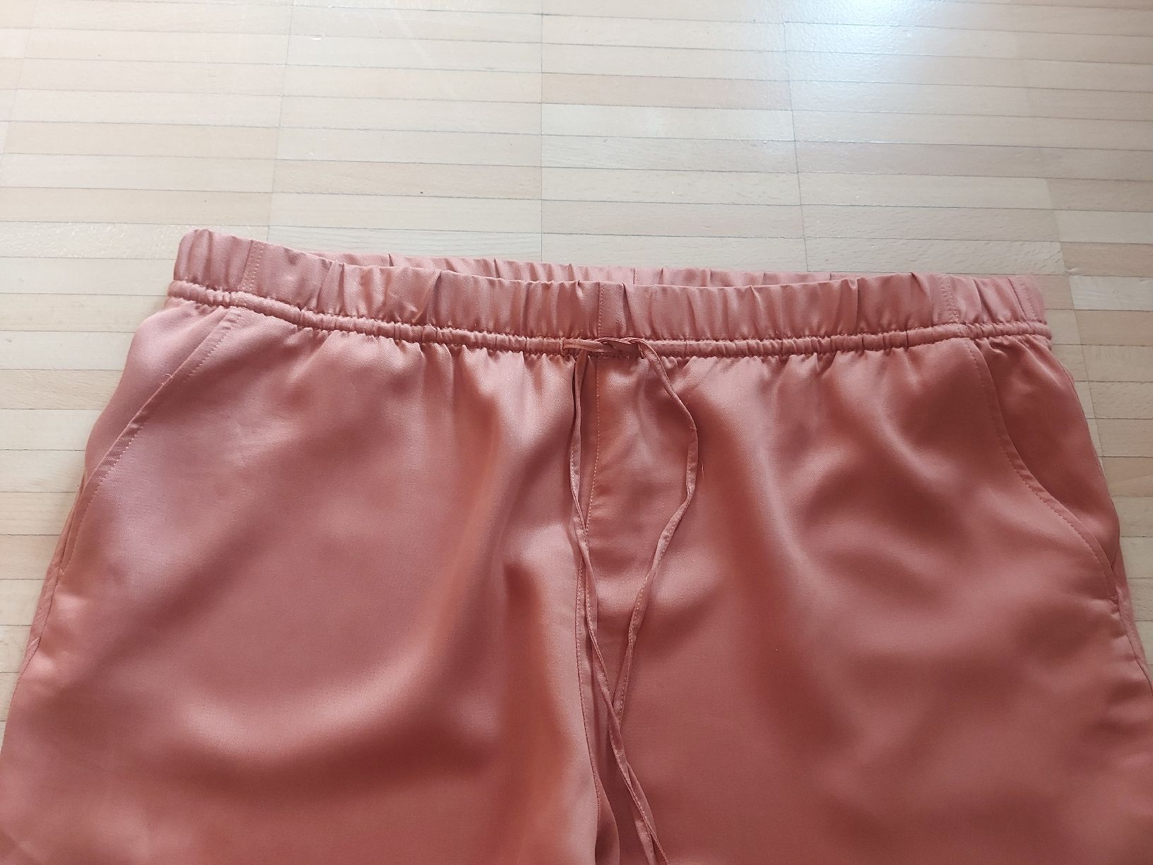 H&M Pantaloni: Hose, Satin, H&M, Grösse XL – Usato da Oberengstringen venduto da PaolaDe 4