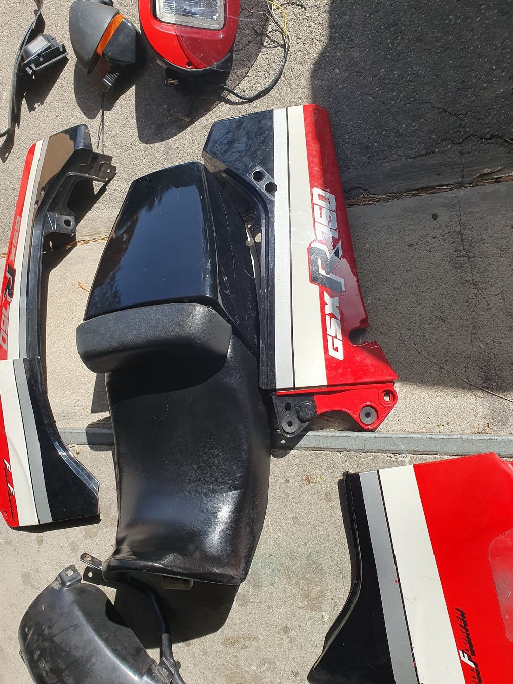 Suzuki Tutti i ricambio per moto: GSX R 750 Ersatzteile – Usato da Büren an der Aare venduto da Trash4 6