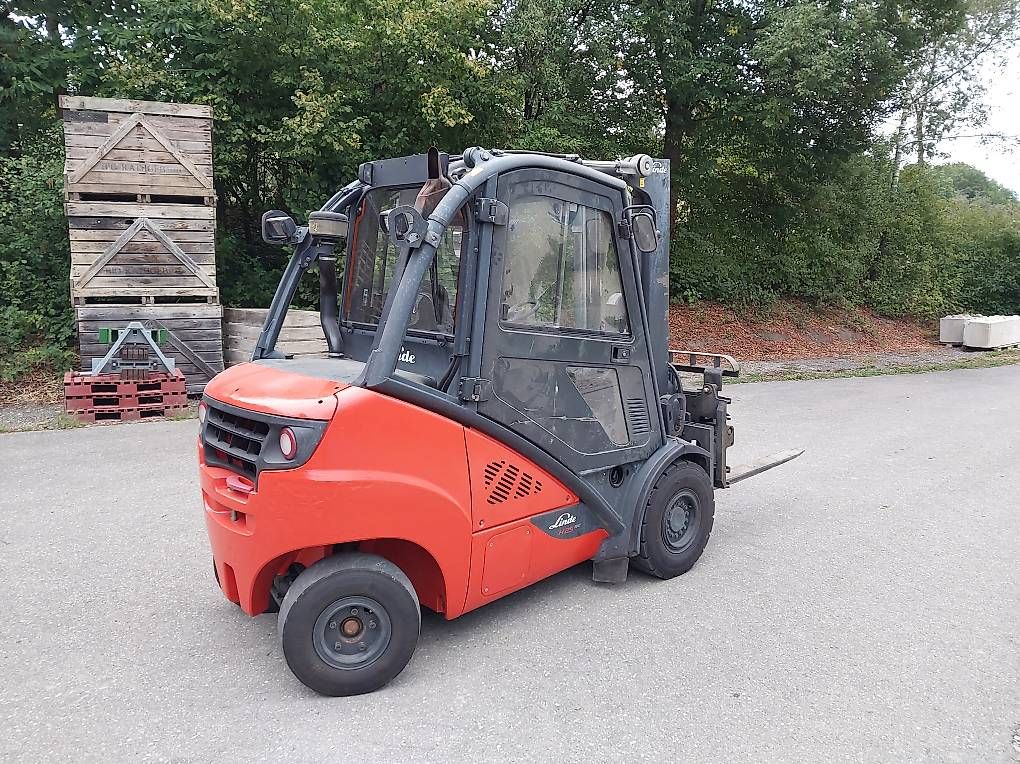 Linde Carrelli elevatori e a forche: Linde Dieselstapler mit Dreh und Klemmgabel – Usato da Zezikon venduto da nfa_2s5b 3