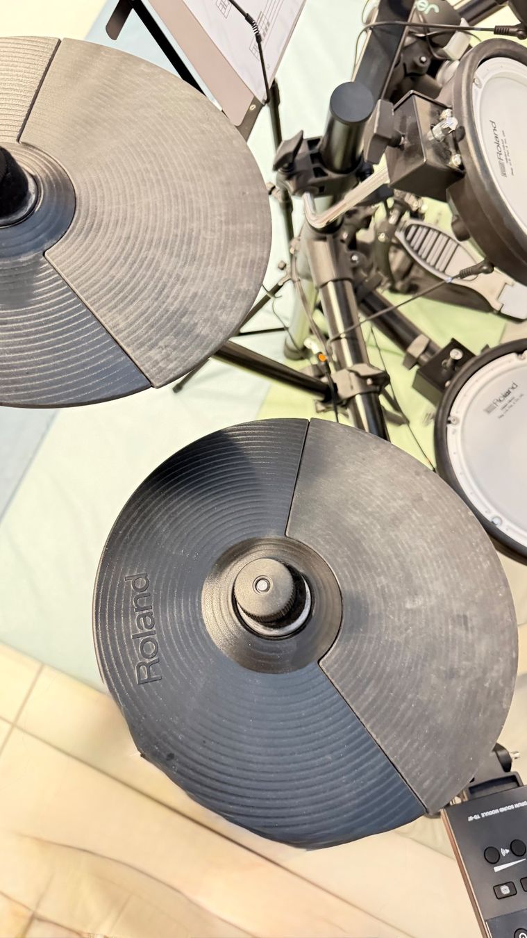 Roland Musikinstrumente: Roland V-Drum TD-07 E-Drum Behringer Lautsprecher +Kopfhörer – Gebraucht aus Zuckenriet von dia-f. 6