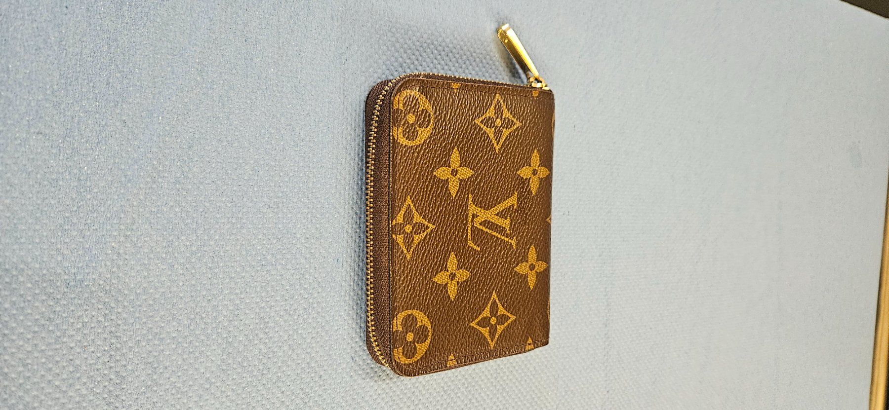 Louis Vuitton Portamonete: Porte monnaie Louis Vuitton – Usato da Saxon venduto da dab_m252