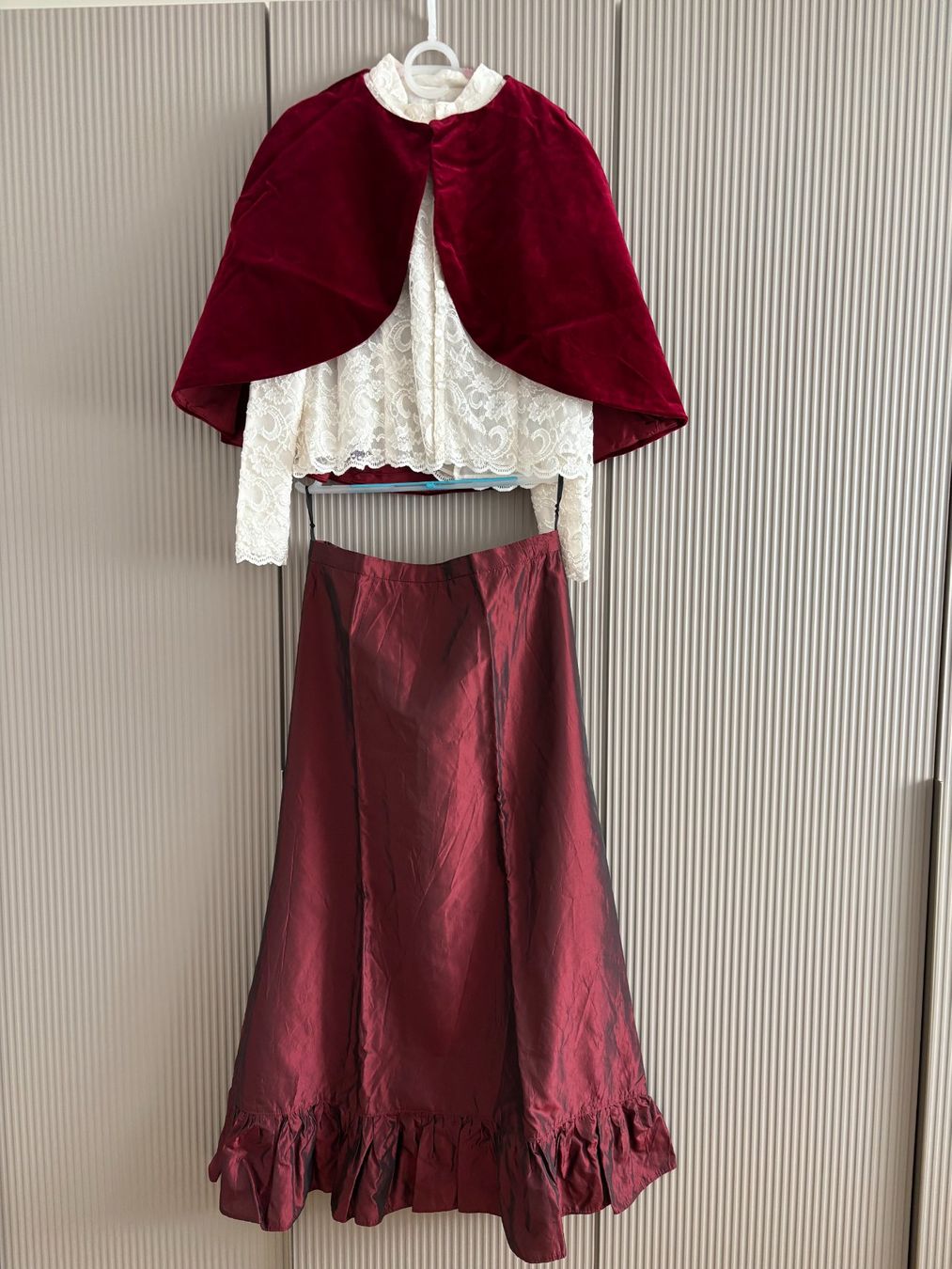 Costumi: Kostüm "Nostalgie" - Einzelanfertigung – Usato da Stäfa venduto da san_9675
