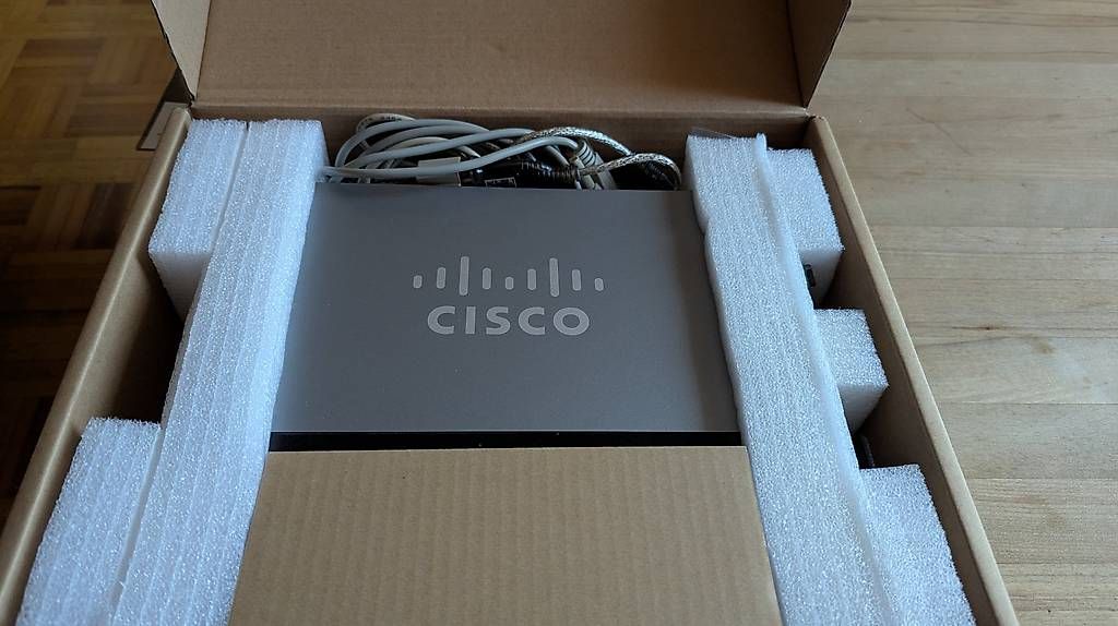 Hub & Switch: Switch Cisco SG300-10 – Usato da Genève venduto da dikkjo 1