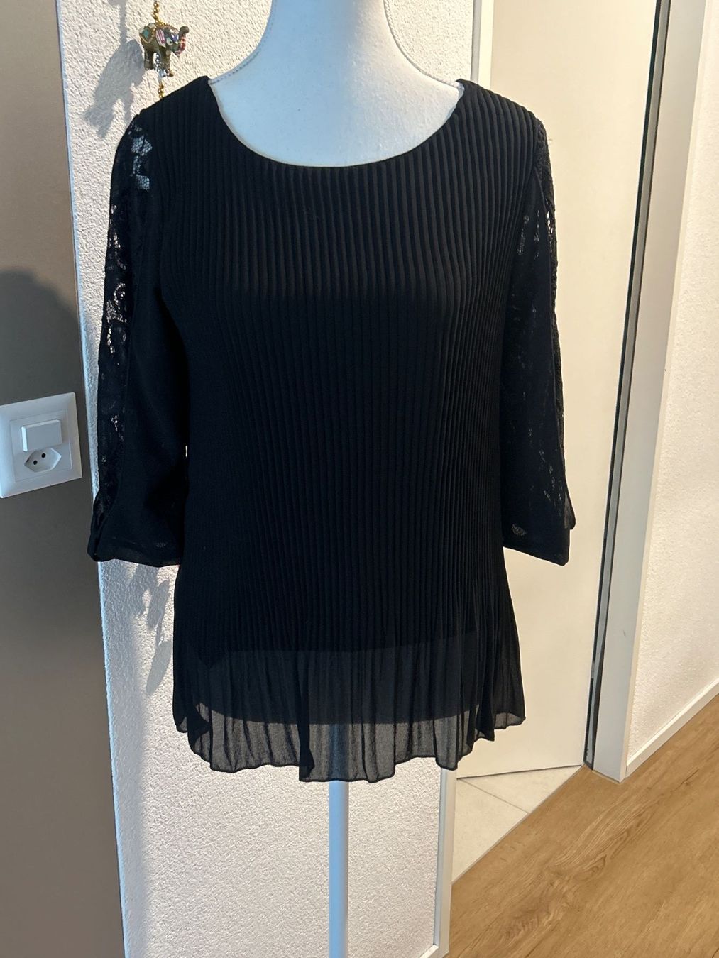 Chemisiers: Elegantes Damen Blusenshirt schwarz – Neuf (Voir description) à Brunnen par Nala2929 2