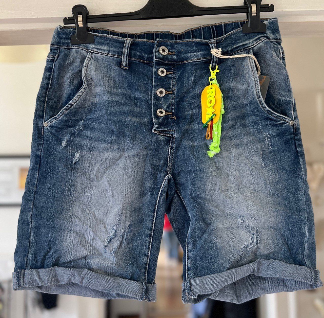 Jeans: SHORTS JEANS! M – Neu und originalverpackt aus Locarno von NicoNion