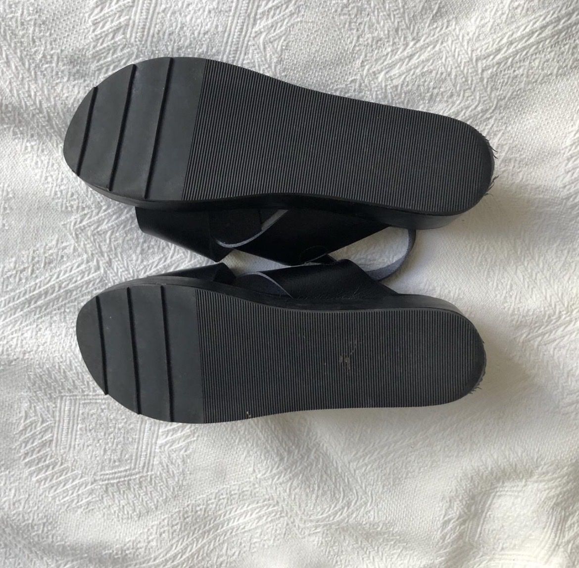 Scarpe da donna: Gioseppo Schwarze Platform Leder Sandalen – Nuovo (secondo la descrizione) da St. Gallen venduto da Kollision 2