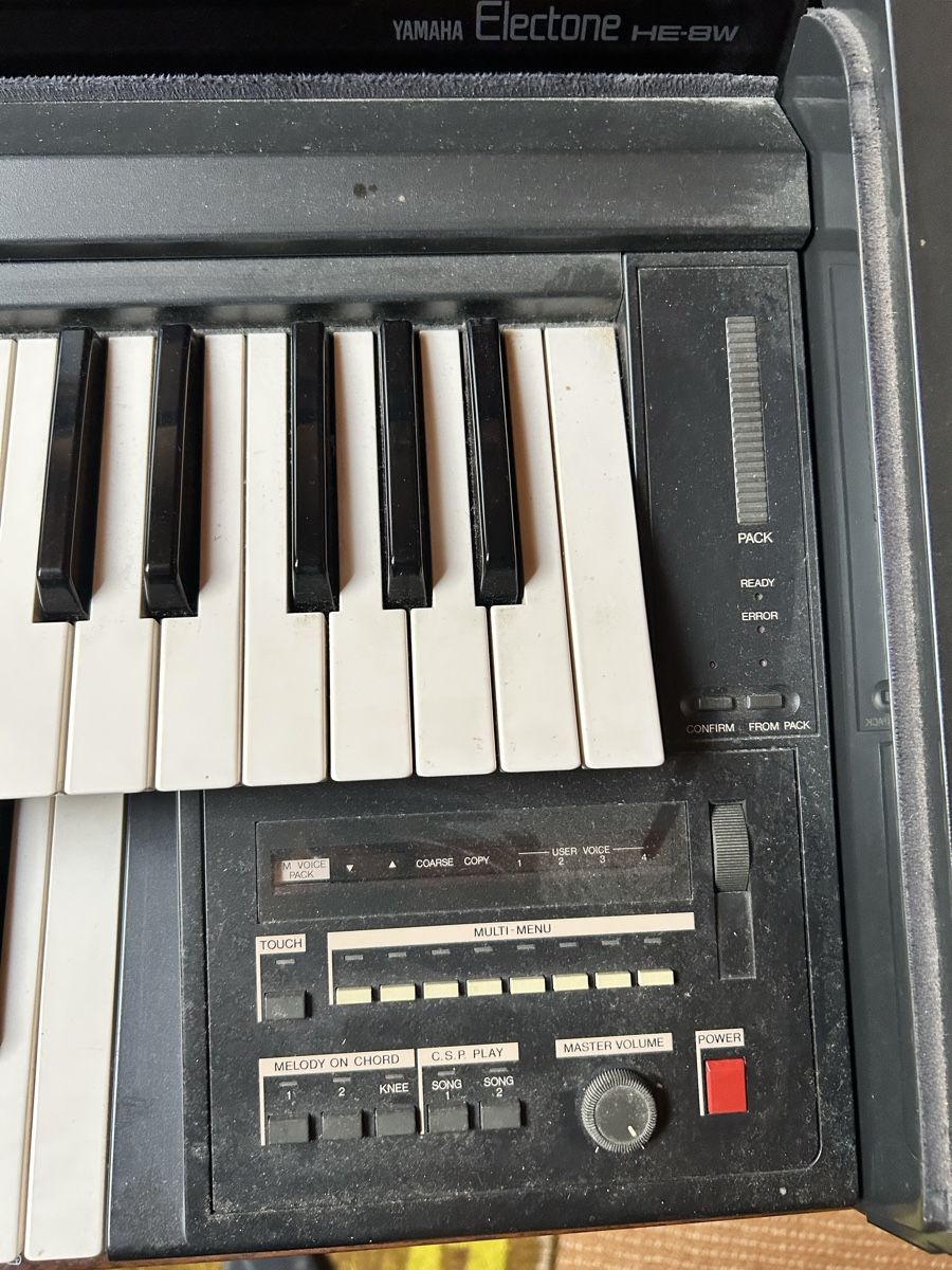 Yamaha Instruments de musique: Yamaha Electone HE- 8W – D'occasion à Elm par lad_6j2k 4
