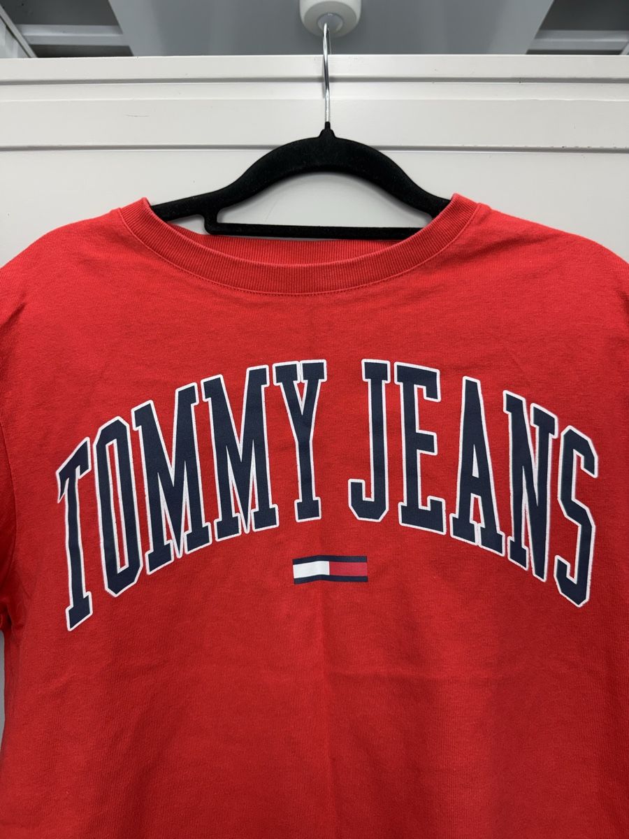 Tommy Hilfiger T-shirts: Tommy Hilfiger jeans tee – D'occasion à Lausanne par Unehistoiredesapes 1