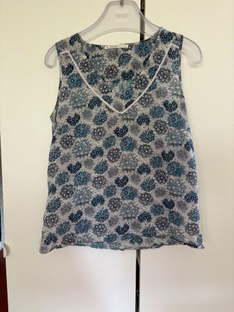 Nile Top mit Blumenmuster, Spitzenbesatz Grösse XS / S