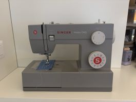 Singer Heavy Duty 4432 Nähmaschine, neuwertig, Zubehör!