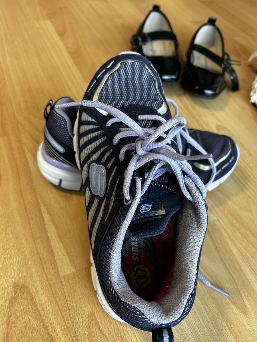 Scarpe per ragazze: Schöne Schuhe – Usato da Winterthur venduto da SoarEagle 3