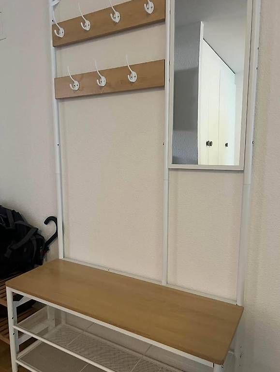 Guardaroba: Garderobe – Usato da Bern venduto da Kampfus