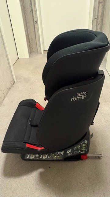 Britax Römer Seggiolini per auto: Britax Römer Advansafix IV M – Usato da Bergdietikon venduto da moritz378 5