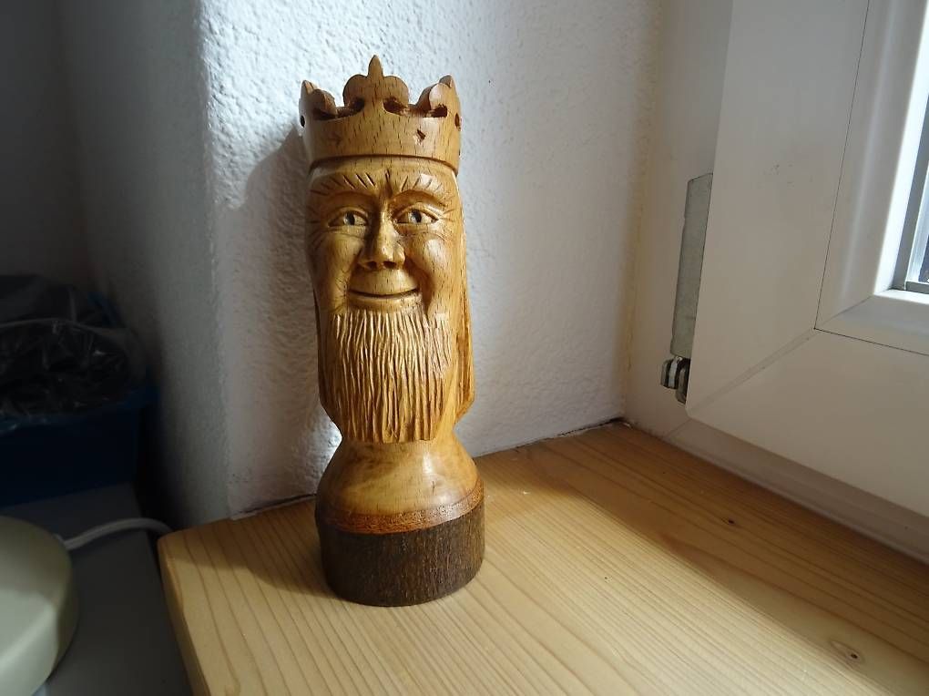 Figurines: Holzkönig geschnitzt – D'occasion à Niederbipp par PiaZ01