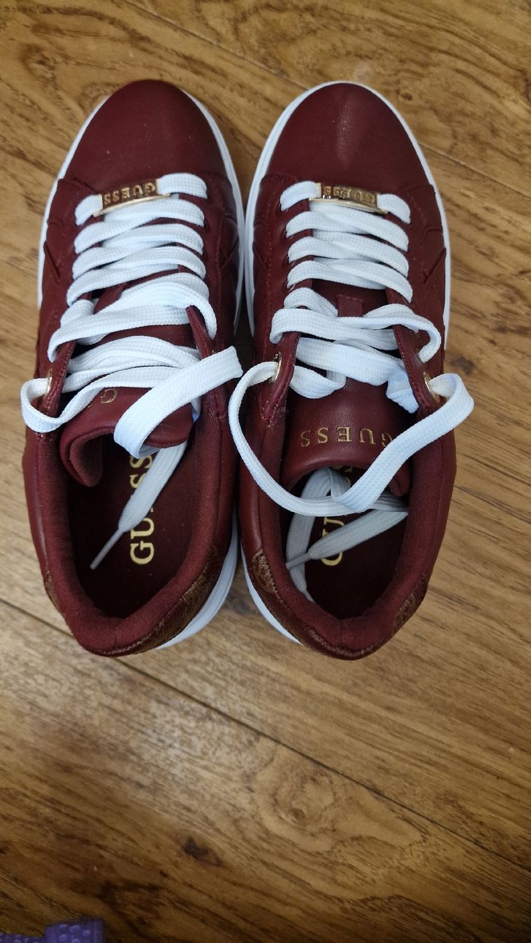 Scarpe da donna: Guess Turnschuhe, Gr. 37 – Nuovo (secondo la descrizione) da Wald ZH venduto da Cjp 1