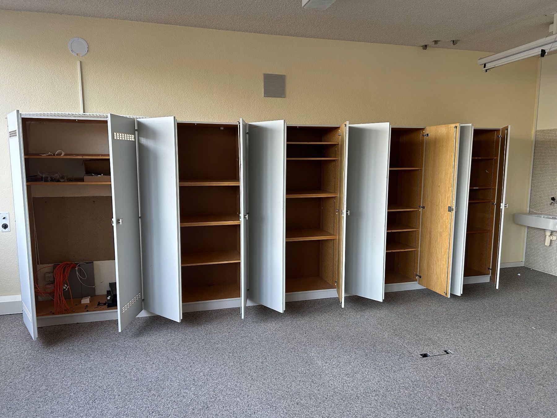Schränke: Schrank – Gebraucht aus Stans von Benzen