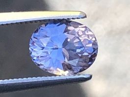 SPINELL  grau / violet  oval  1.62cts  Tanzania
